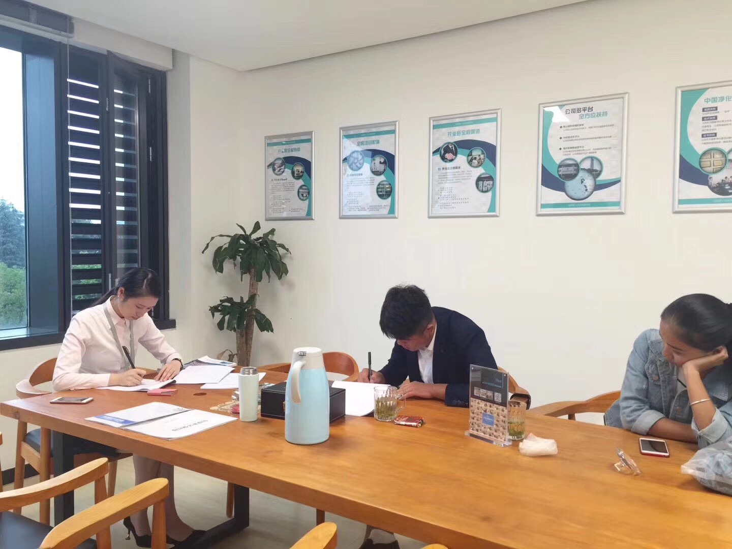 熱烈祝賀董總簽約創綠家德宏傣族景頗族自治州縣級代理！